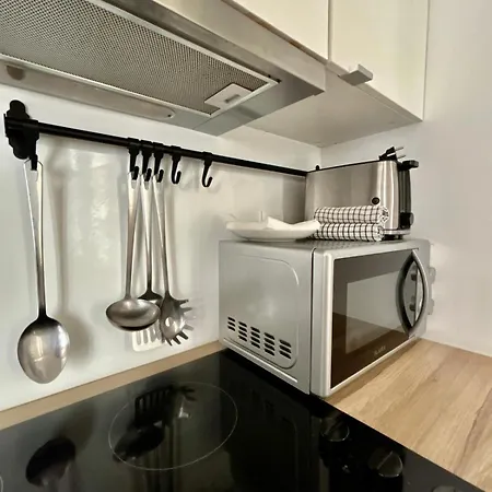 Apartman Rsrc New Ac & Bright 1br *