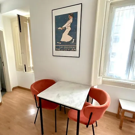 Apartment Rsrc New Ac & Bright 1br