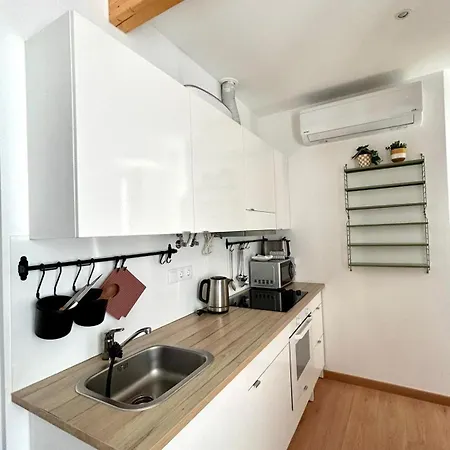 Rsrc New Ac & Bright 1br Lissabon