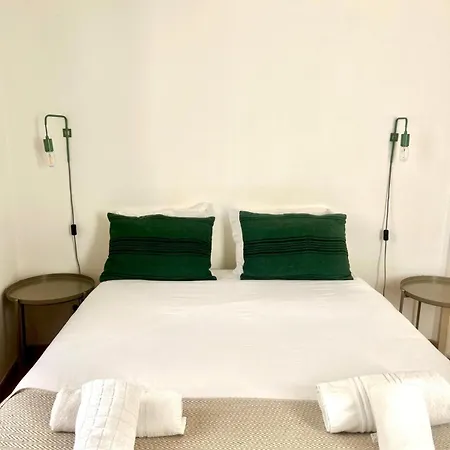 Apartment Rsrc New Ac & Bright 1br