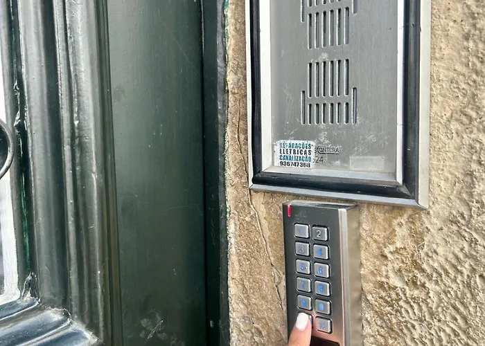 Rsrc New Ac & Bright 1br Lisbona