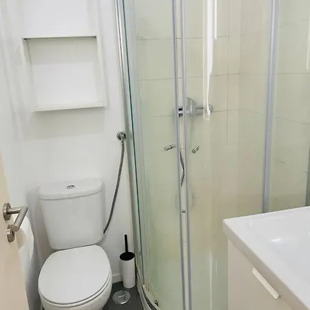 Rsrc New Ac & Bright 1br *