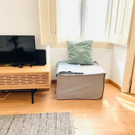 Appartamento Rsrc New Ac & Bright 1br Lisbona